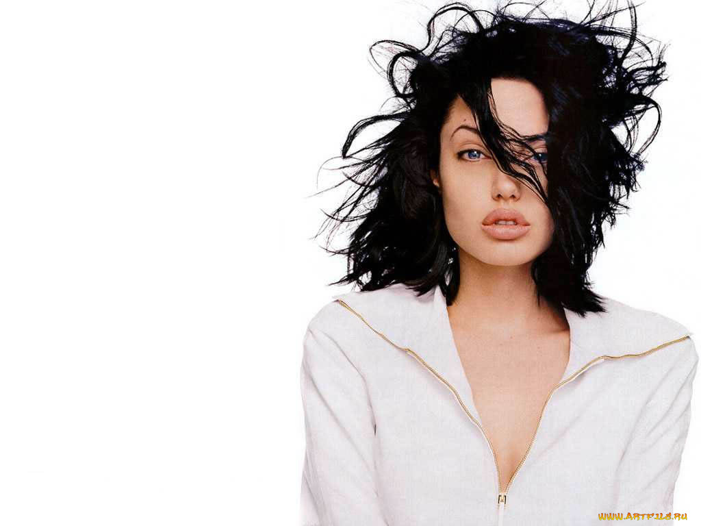 Angelina Jolie, 